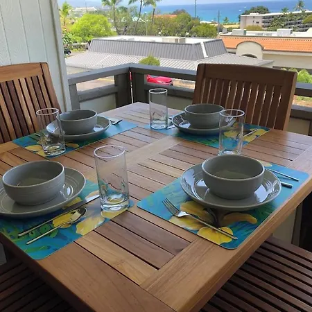 Beautiful Ocean View Downtown Getaway Apartment